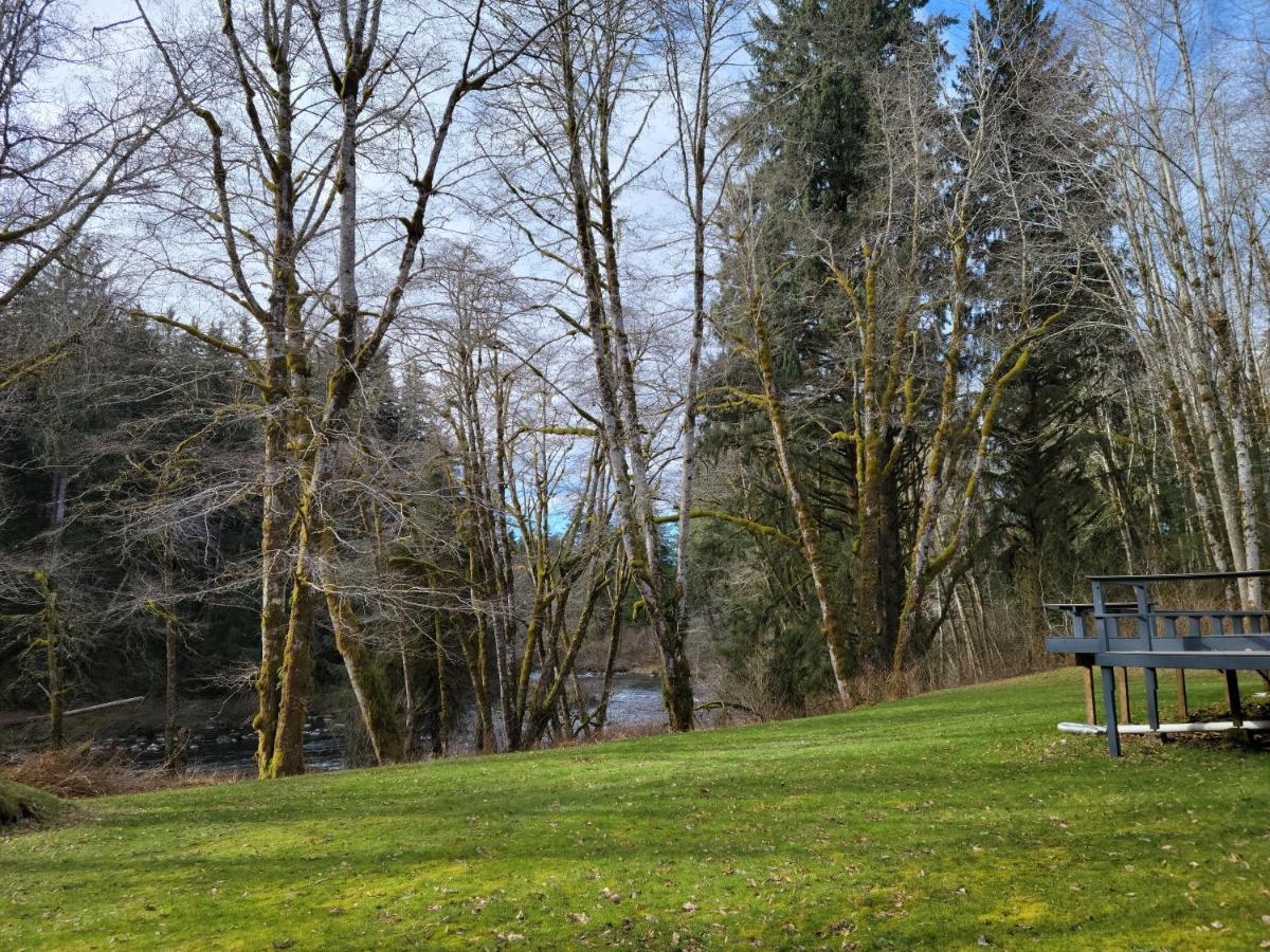A Relaxing Getaway-A Backwoods Cabin Solduc River Beaver Экстерьер фото