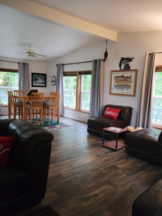 A Relaxing Getaway-A Backwoods Cabin Solduc River Beaver Экстерьер фото
